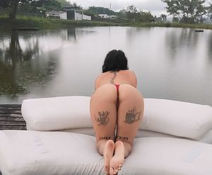 Perfil femenino y espectáculo en vivo CamModelDirectory ES